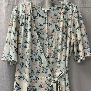 Studio B by Bobeau/Wrap Dress/ Tie Front /Cream w/Floral Print/ V-Neck /Size M/